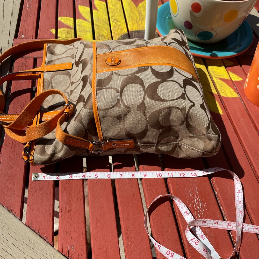 🧡Signature COACH hand bag - Picture 3 of 13